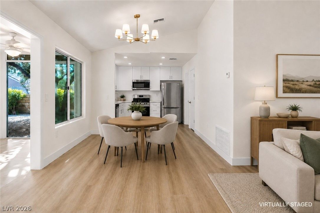8701 Villa Ridge Drive — photo 4 of 34