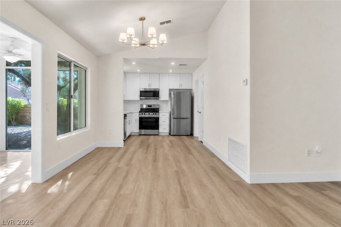8701 Villa Ridge Drive — photo 5 of 34