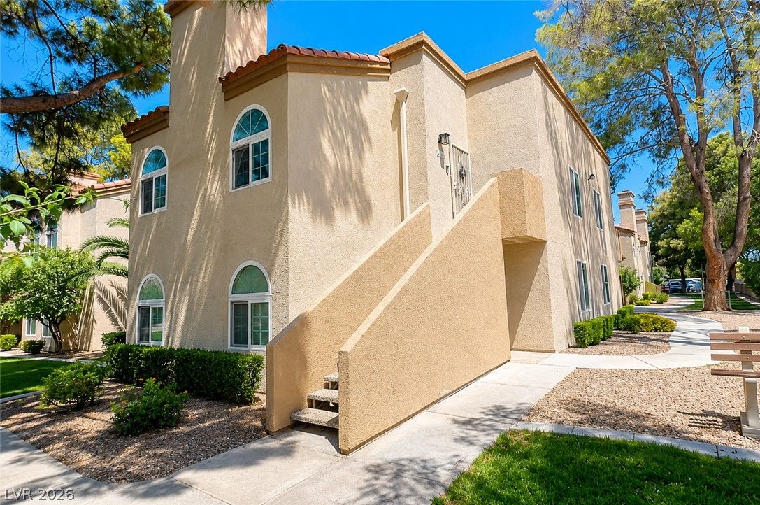 3145 East Flamingo Road 2104 — photo 1