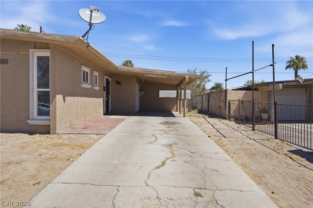 2836 Reynolds Avenue — photo 3 of 26