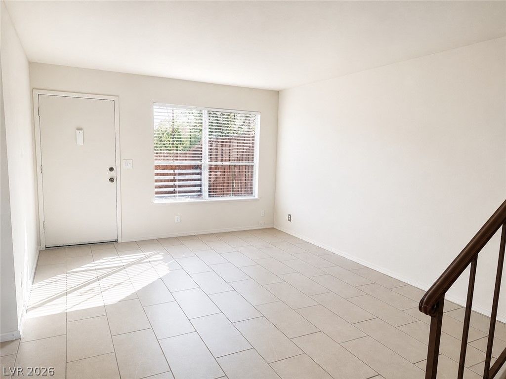 4338 Caliente Street 15 — photo 4