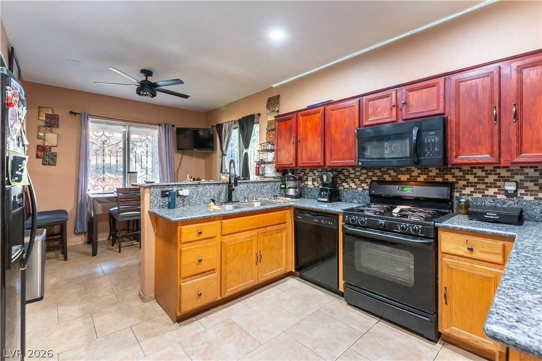 6529 La Placita Avenue — photo 4