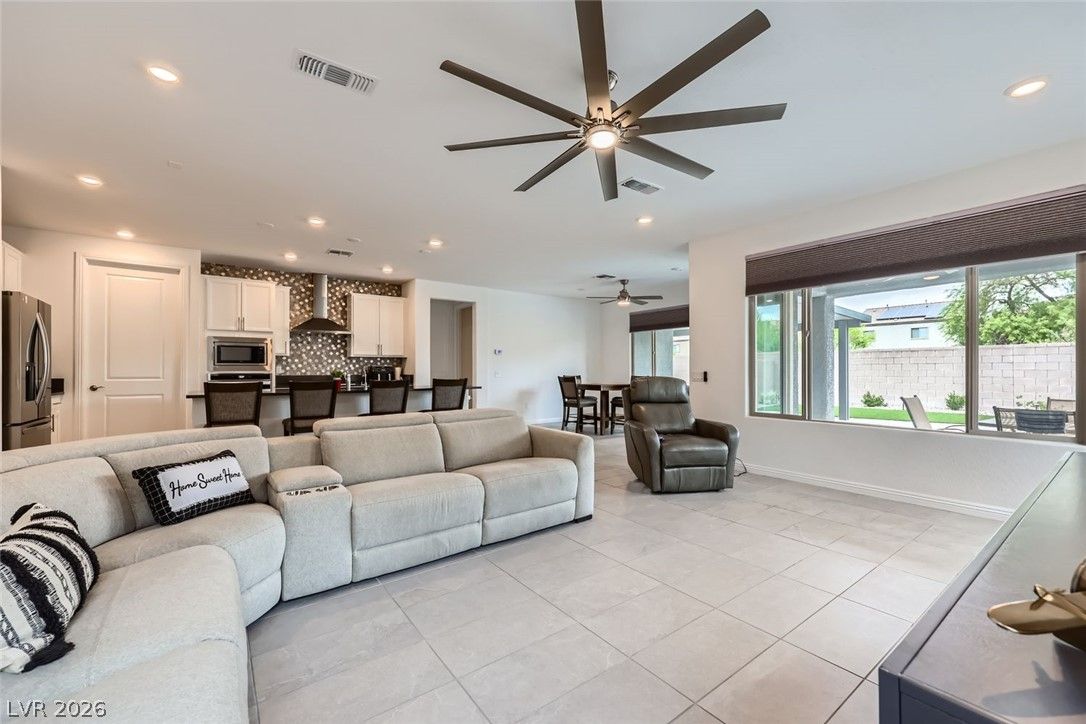 6519 Summershade Street — photo 4 of 28