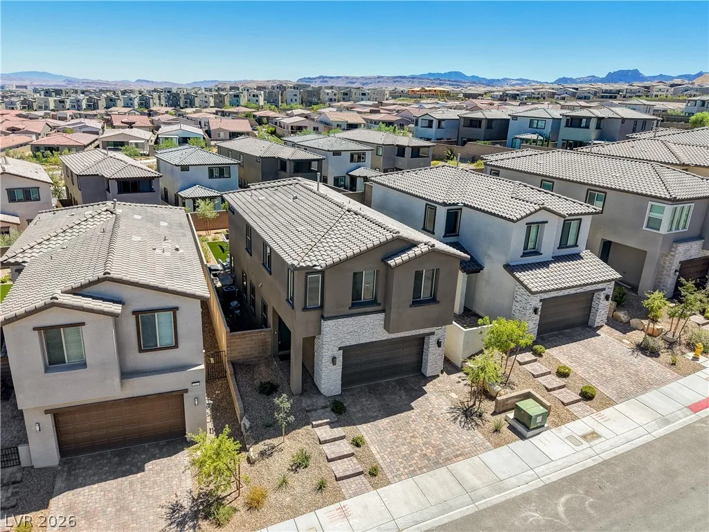 11627 Desert Hollow Avenue — photo 3