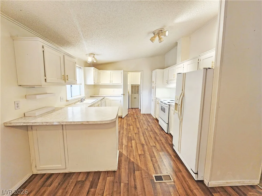 1441 West Betty Avenue 1 — photo 5