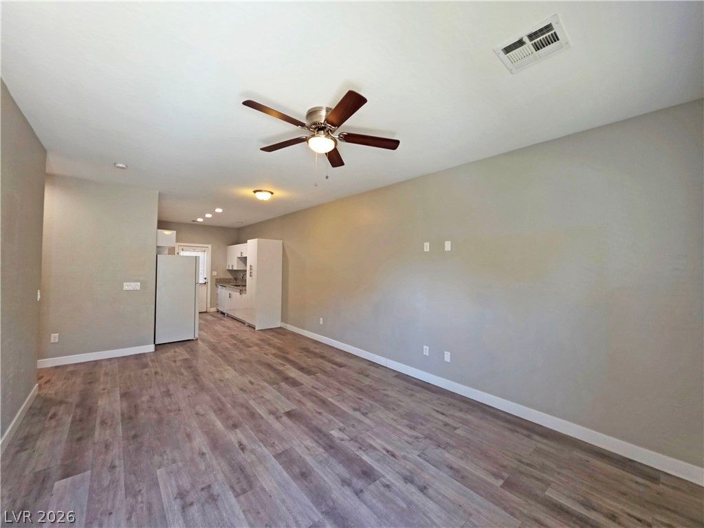 1121 Sixshooter Avenue 4 — photo 5