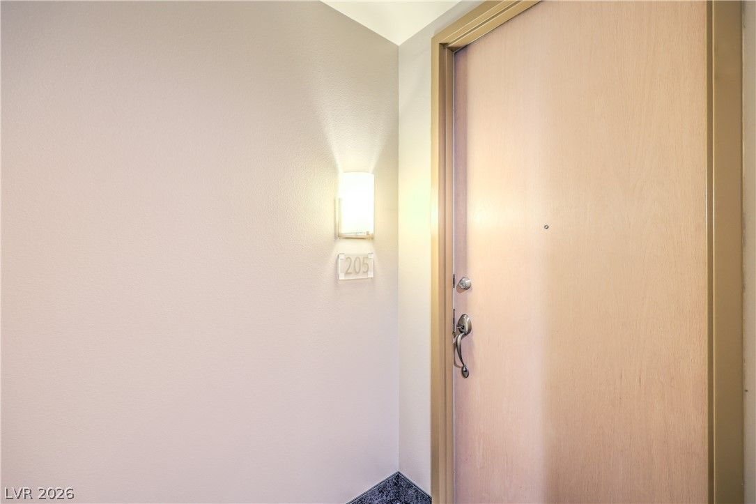 51 East Agate Avenue 205 — photo 3
