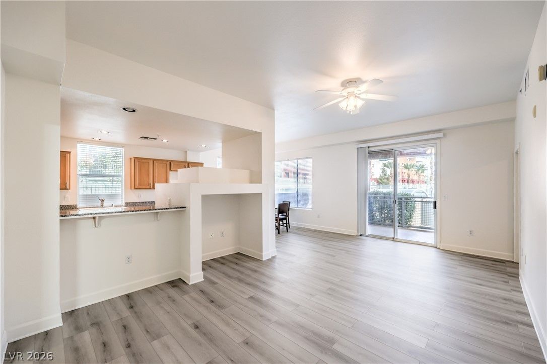 51 East Agate Avenue 205 — photo 5