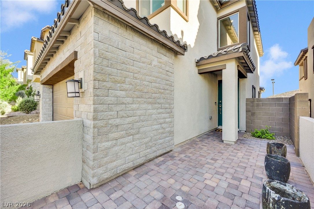 11572 Desert Hollow Avenue — photo 3