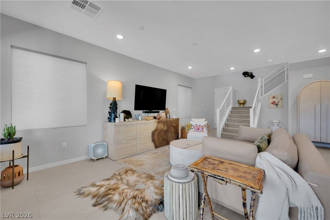 11572 Desert Hollow Avenue — photo 5