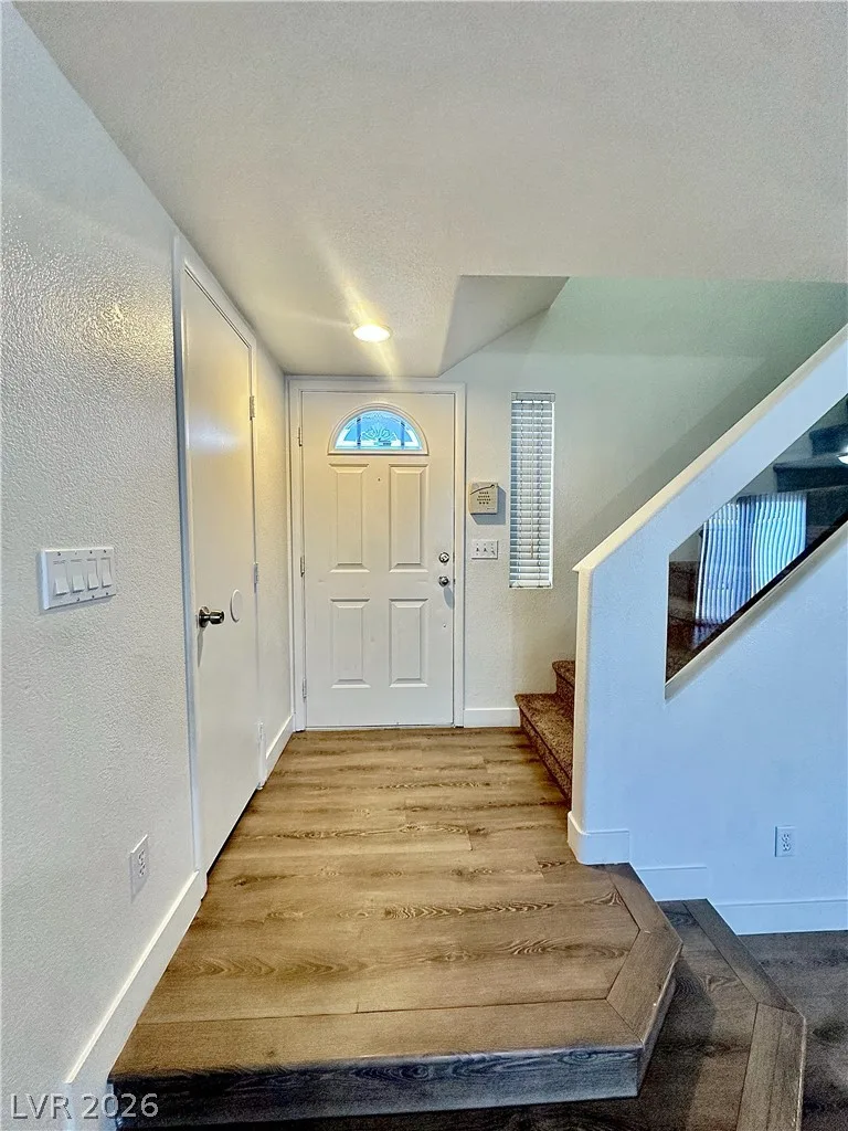 10232 Grecian Laurel Court — photo 2