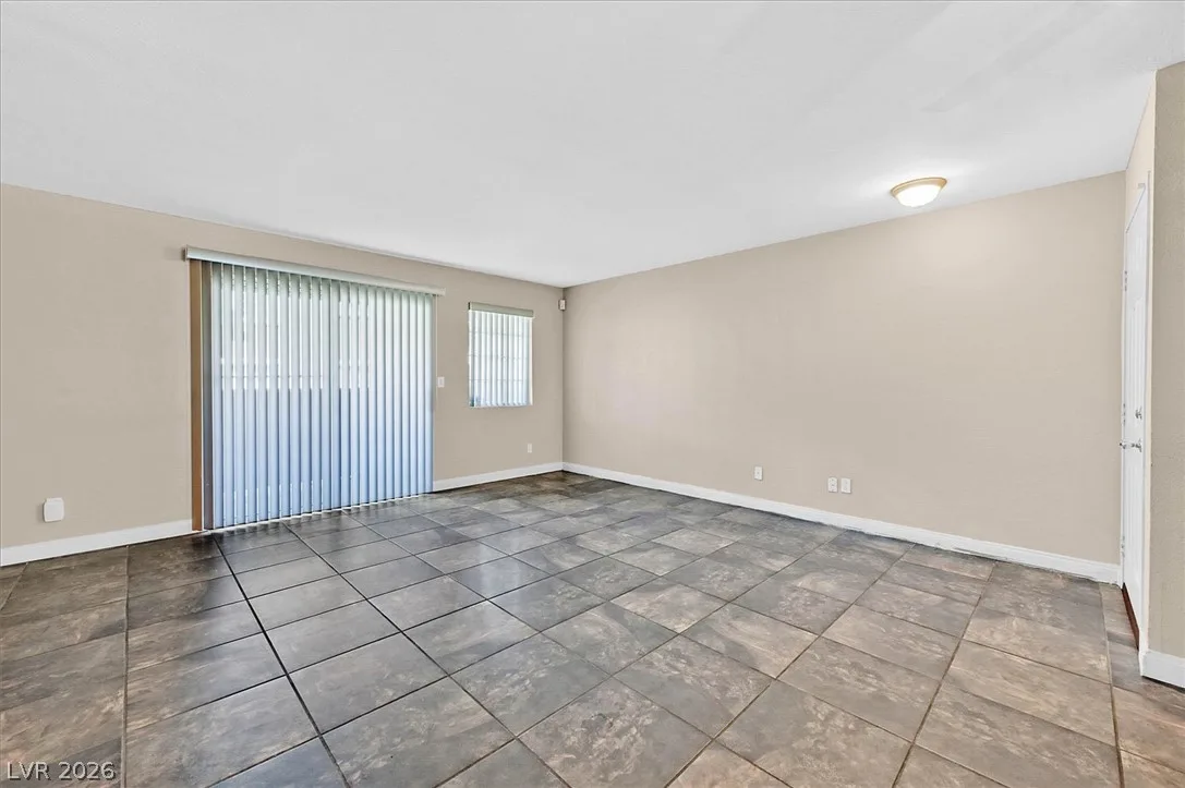 2750 South Durango Drive 1038 — photo 5