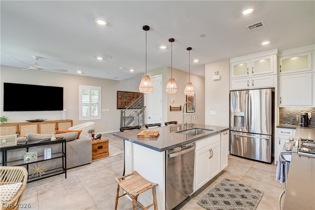 11532 Desert Hollow Avenue — photo 4
