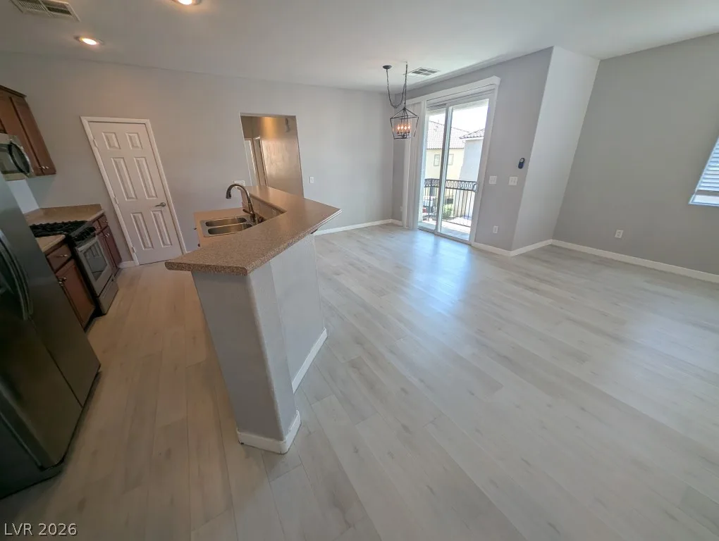 9120 Alpine Grove Avenue 101 — photo 5