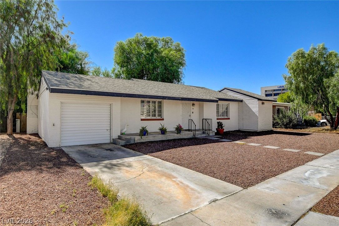 1134 Westwood Drive — photo 3