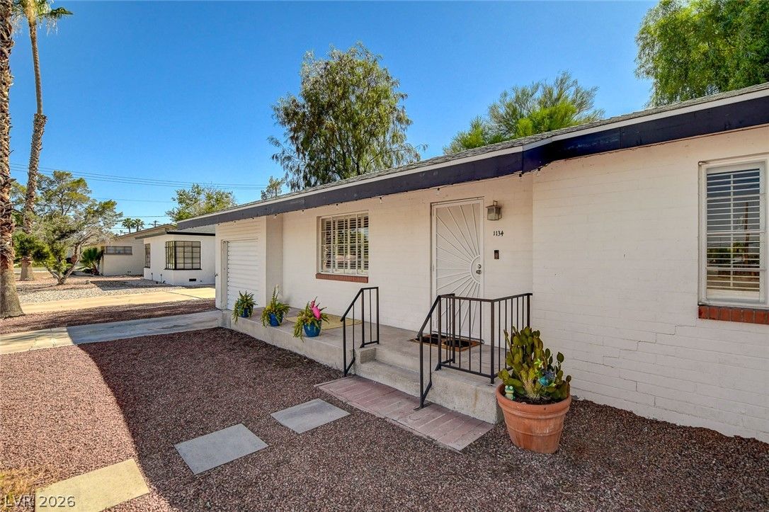 1134 Westwood Drive — photo 4