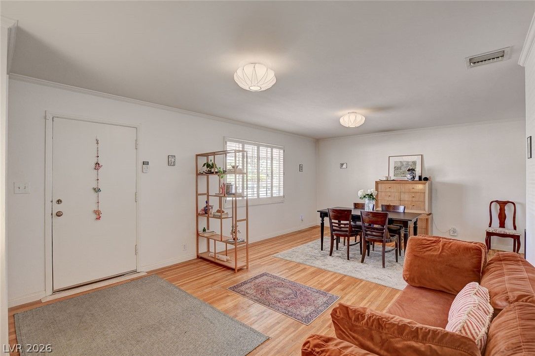 1134 Westwood Drive — photo 5