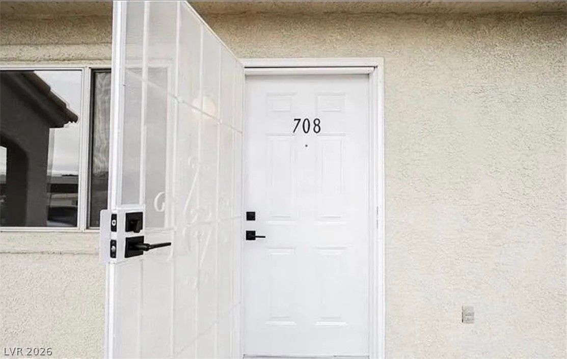 708 Anne Lane 708 — photo 3 of 13