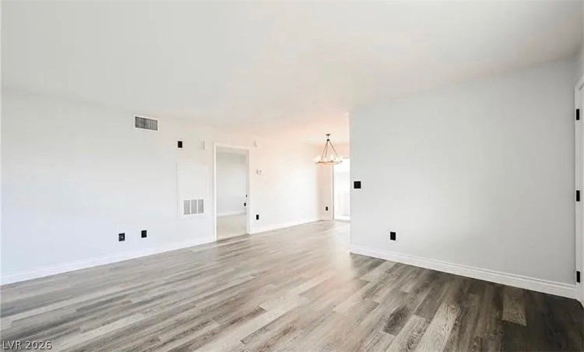708 Anne Lane 708 — photo 4 of 13