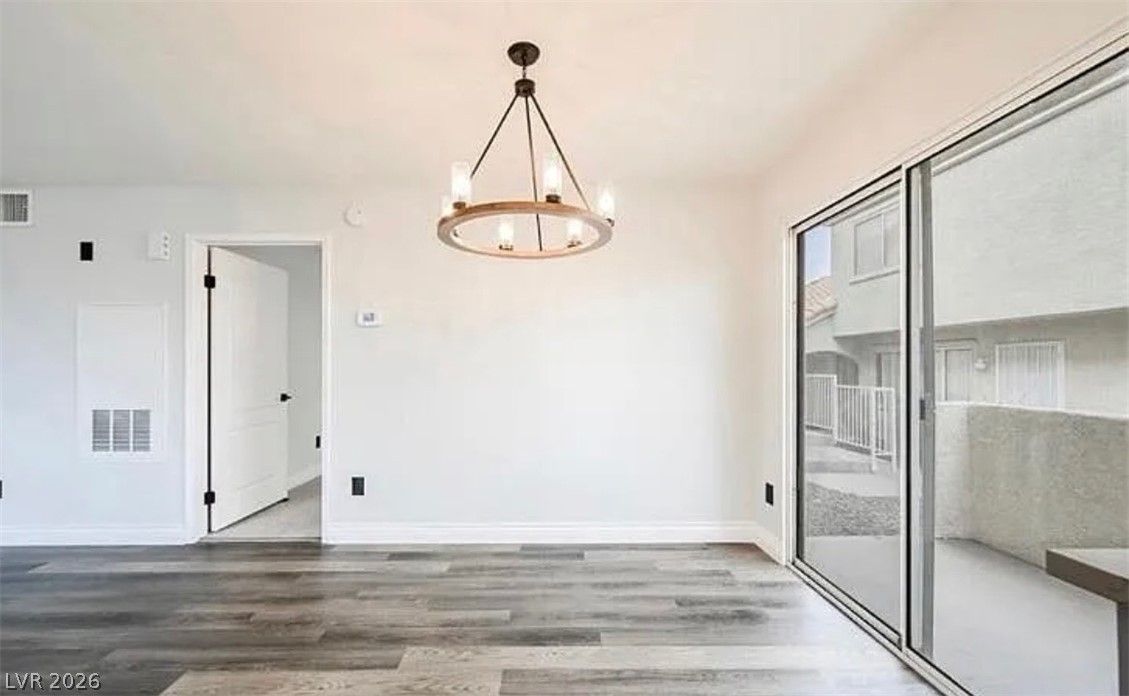 708 Anne Lane 708 — photo 5 of 13