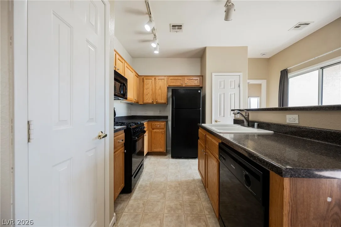 6320 Snap Ridge Street 201 — photo 4