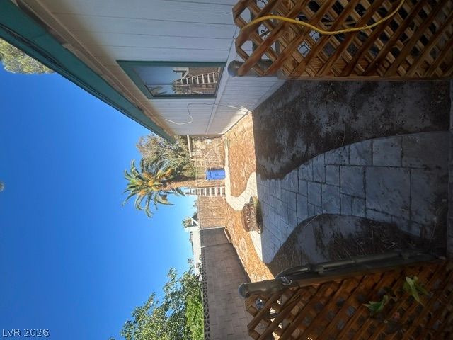 5516 Deodar Drive — photo 5 of 6
