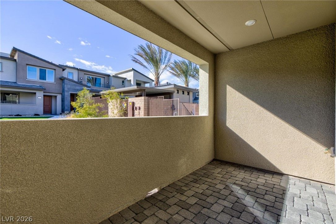11439 Peak Landing Avenue — photo 4