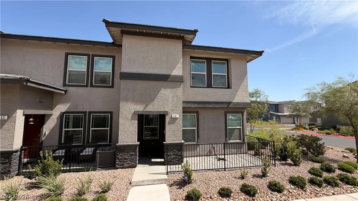 341 Summer Sparrow Avenue — photo 3