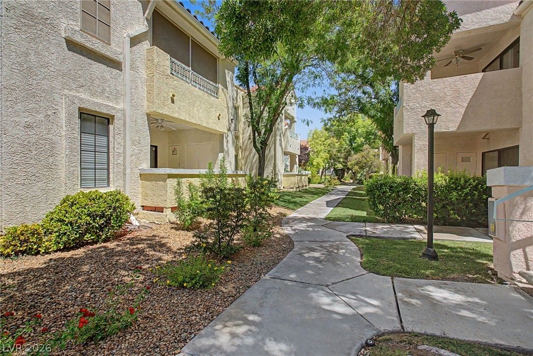 4889 South Torrey Pines Drive 201 — photo 2