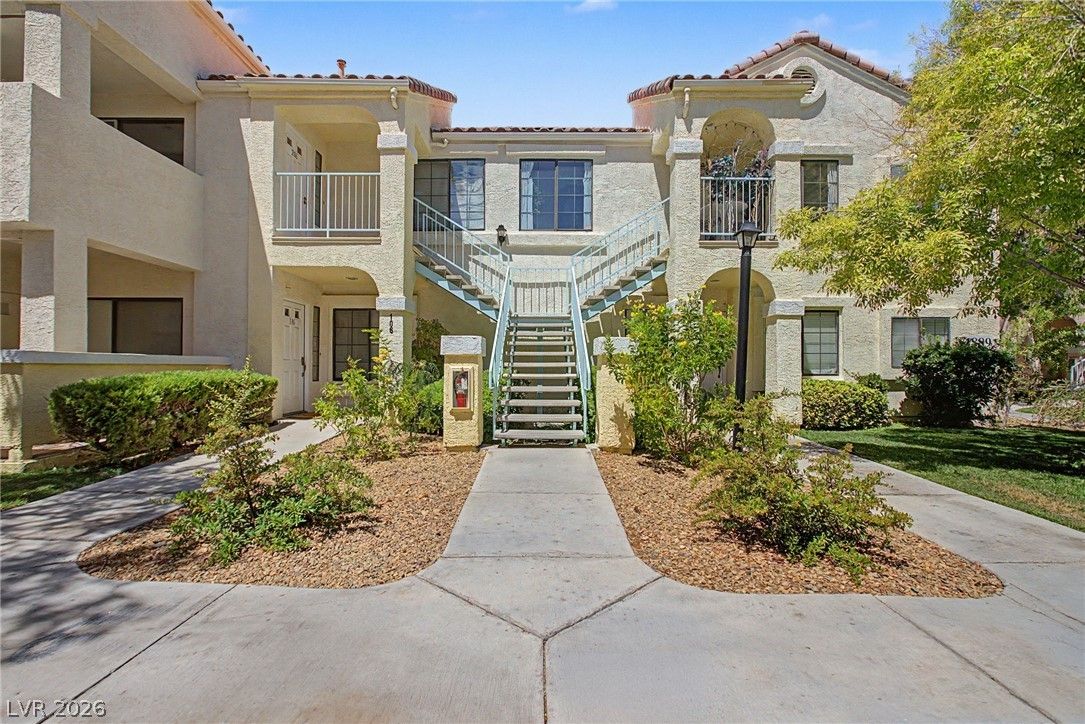 4889 South Torrey Pines Drive 201 — photo 3