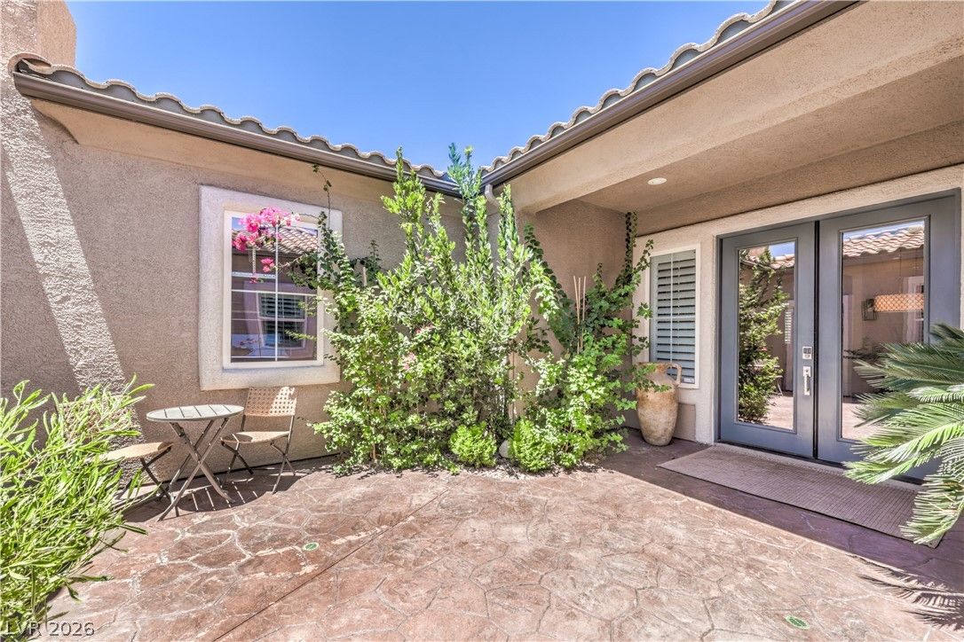 7166 Frontier Hills Avenue — photo 4