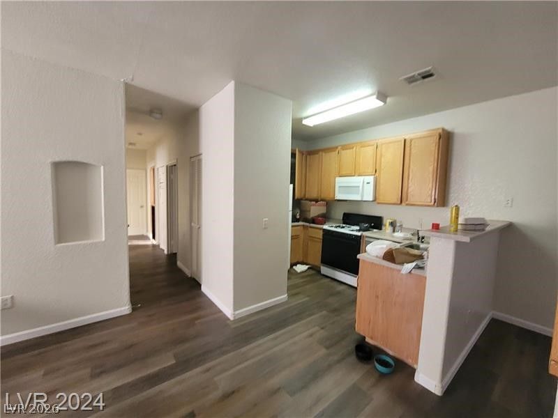 4730 East Craig Road 1106 — photo 4 of 21