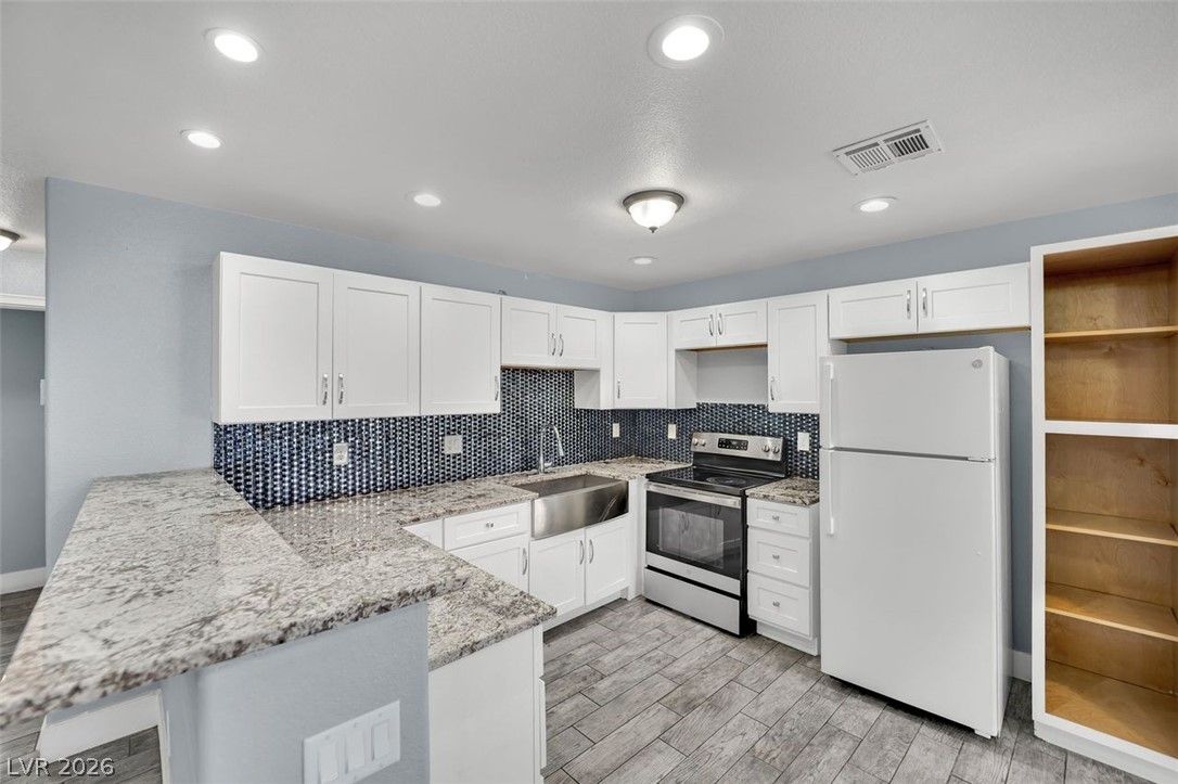 4300 North Lamont Street 278 — photo 5 of 30