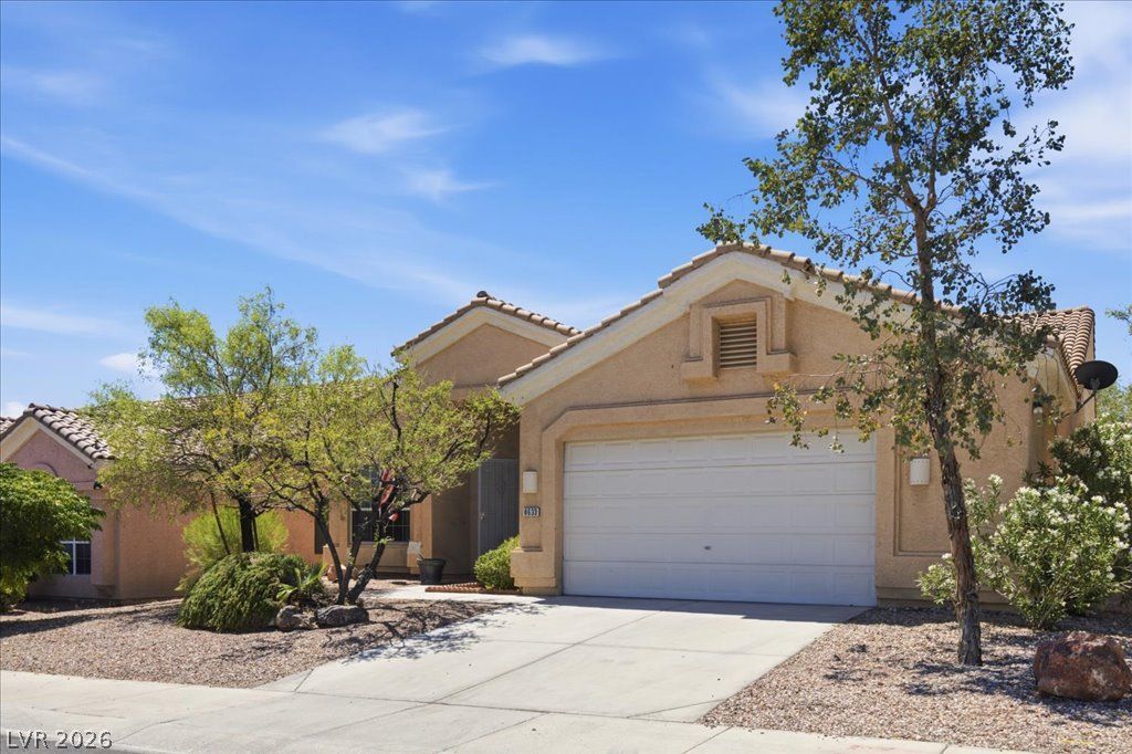 8633 Crest Hill Avenue — photo 3