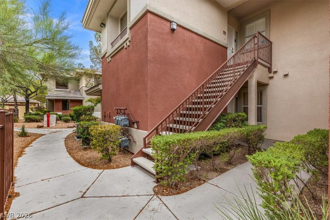 1000 Duckhorn Court 102 — photo 2