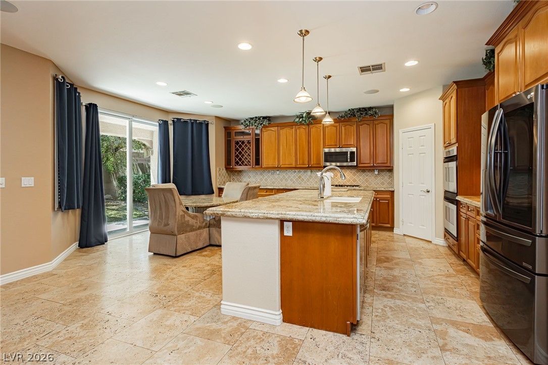 7427 Tomahawk Bend Avenue — photo 3