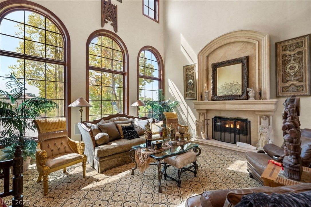 47 Club Vista Drive — photo 3 of 29