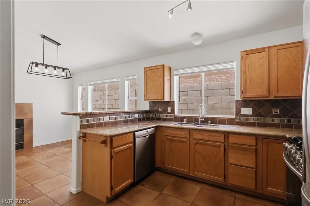 9133 Jewel Crystal Court — photo 2