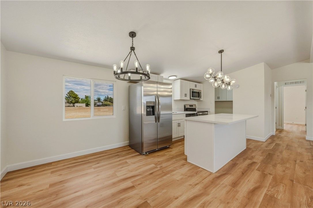 551 Cynthia Street — photo 2