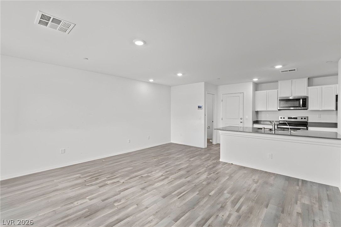6113 Musas Garden Street — photo 4 of 40