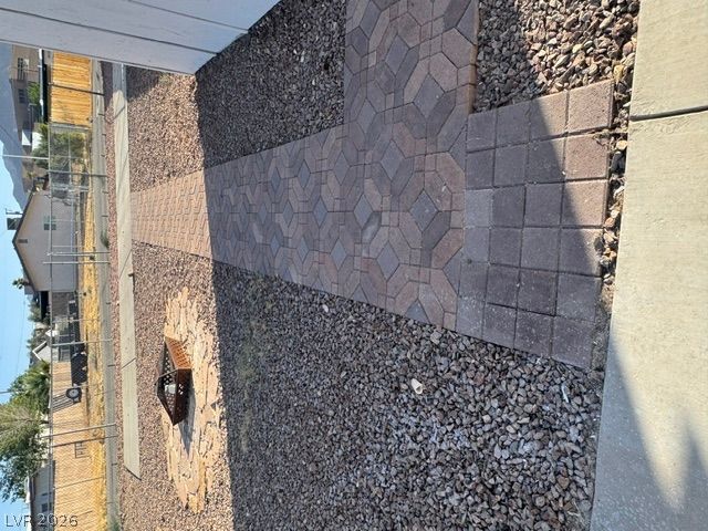 242 Kansas Avenue — photo 4 of 22