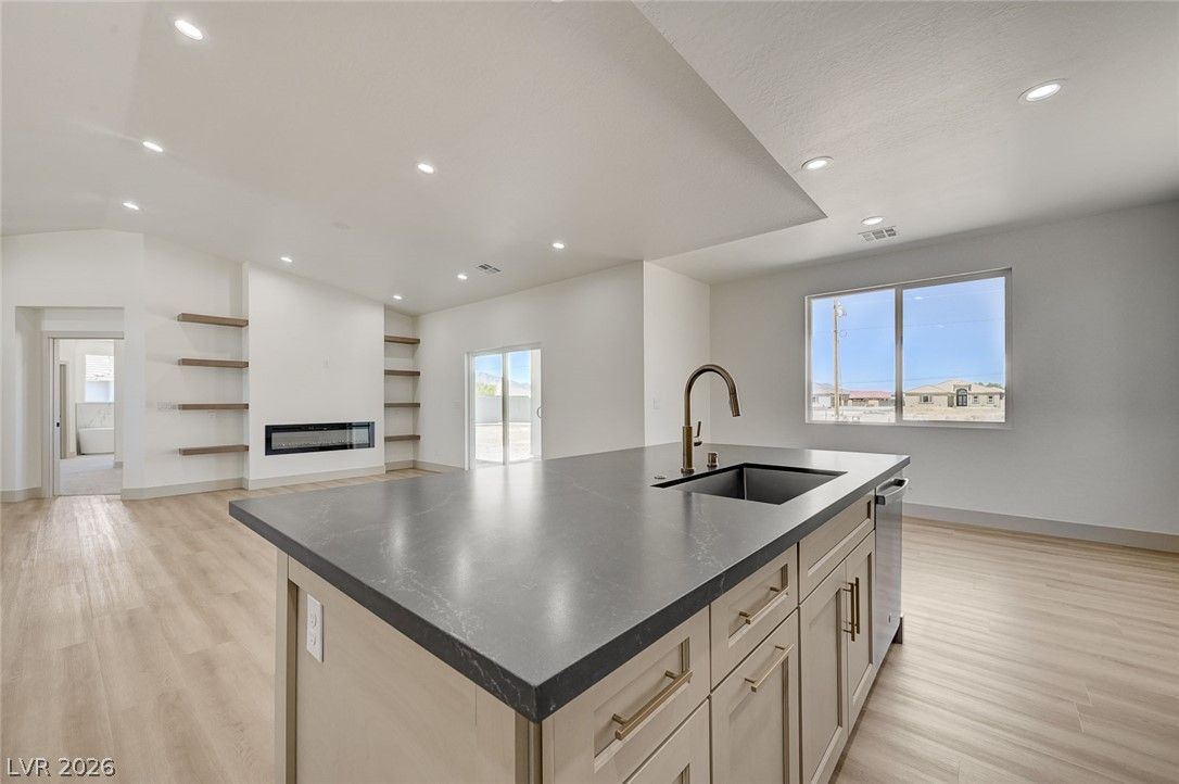 1890 South Manzanita Drive — photo 5