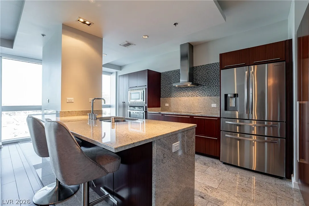 4471 Dean Martin Drive 1008 — photo 2