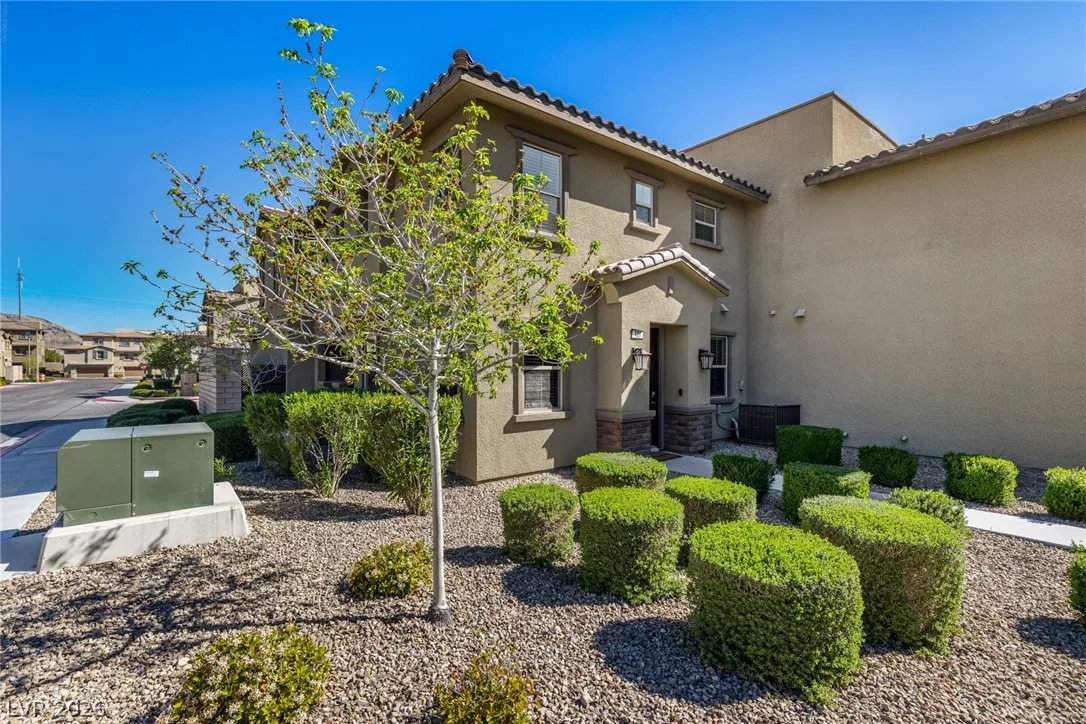 120 Alamere Falls Drive — photo 4 of 39