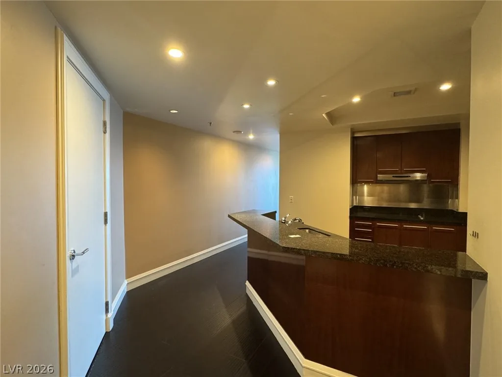 2700 South Las Vegas Boulevard 908 — photo 4