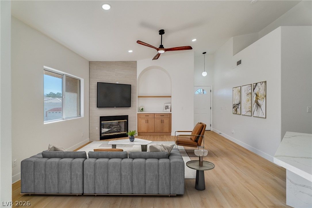 5225 West Reno Avenue 210 — photo 2