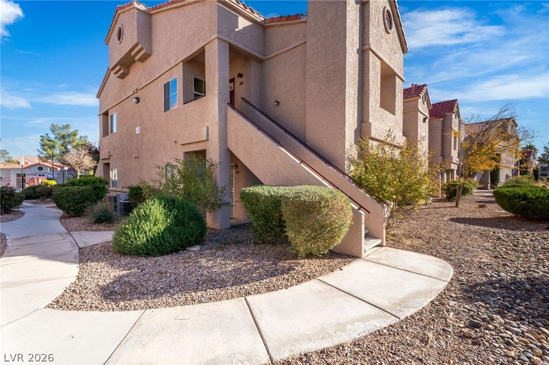 5225 West Reno Avenue 210 — photo 3