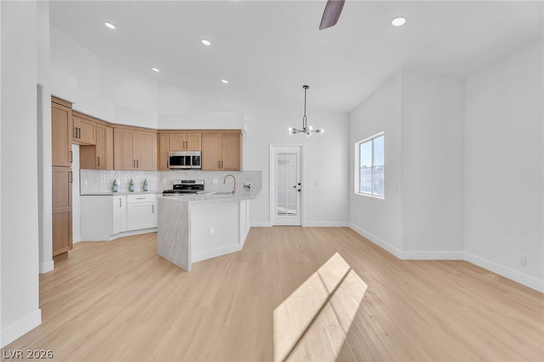 5225 West Reno Avenue 210 — photo 4