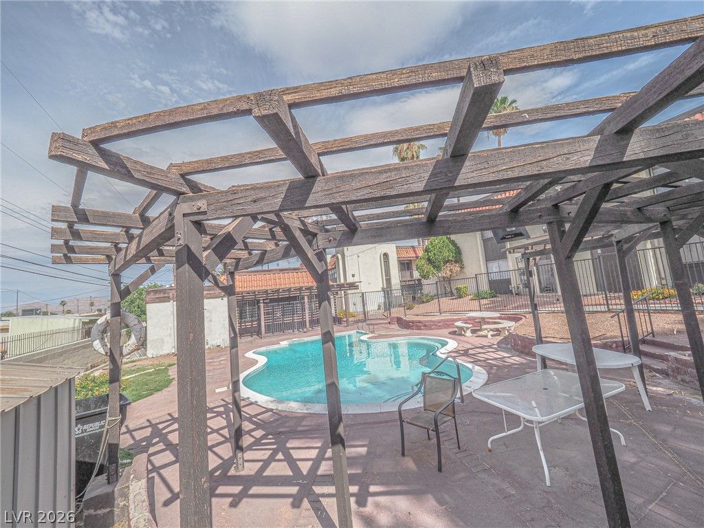 1370 Vegas Valley Drive 43 — photo 4