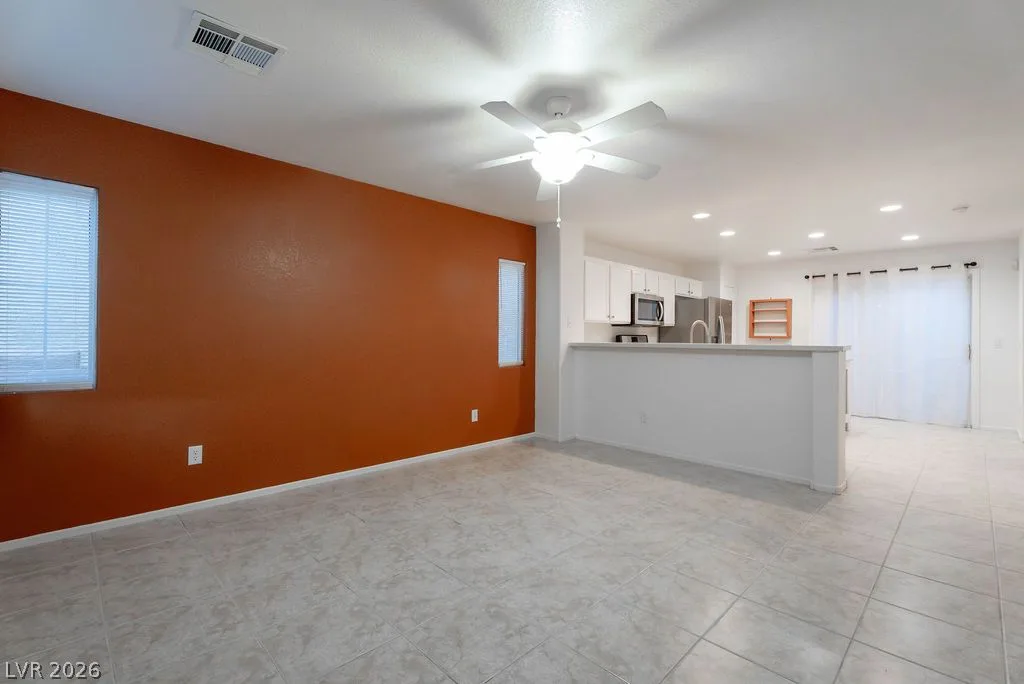 10380 Commanche Moon Avenue — photo 2